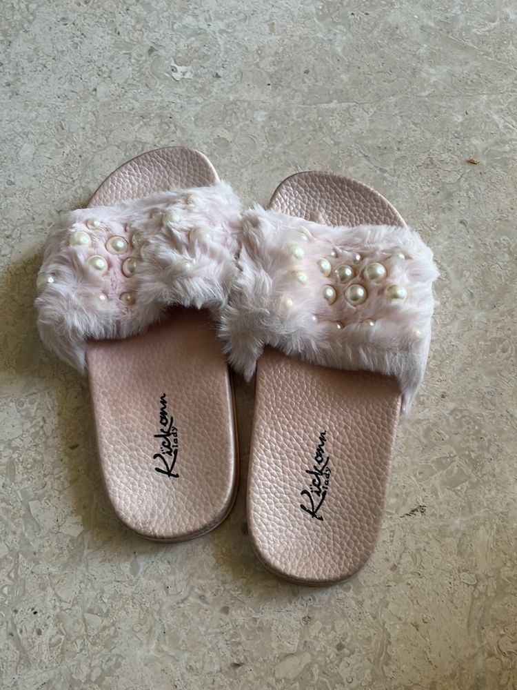 Kickonn Slippers