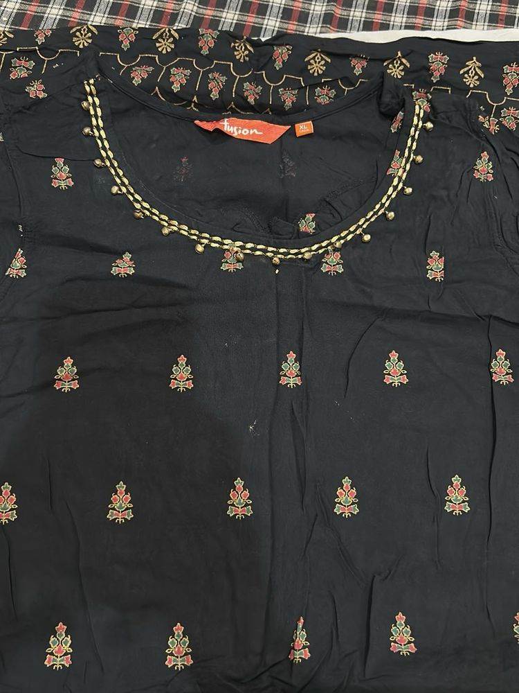 Stylish Black Embroidered Kurta