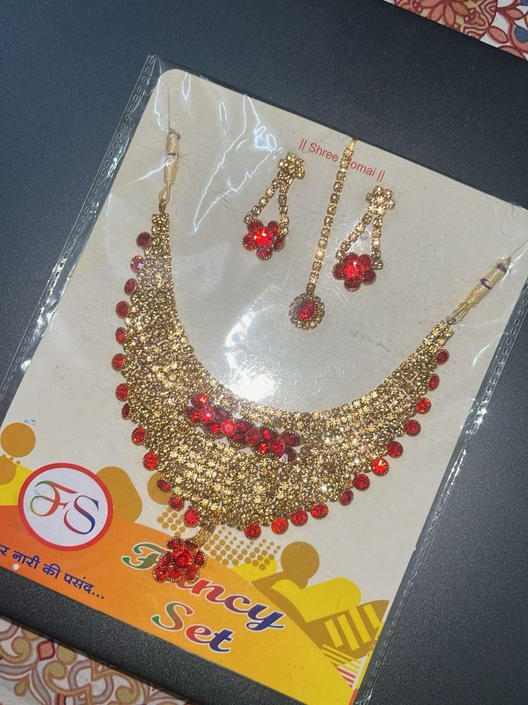 Gold &amp; Red Stone Necklace Set