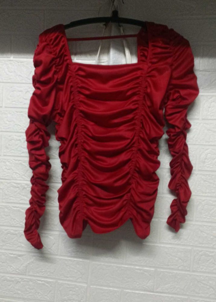 Chic Ruched Red Top