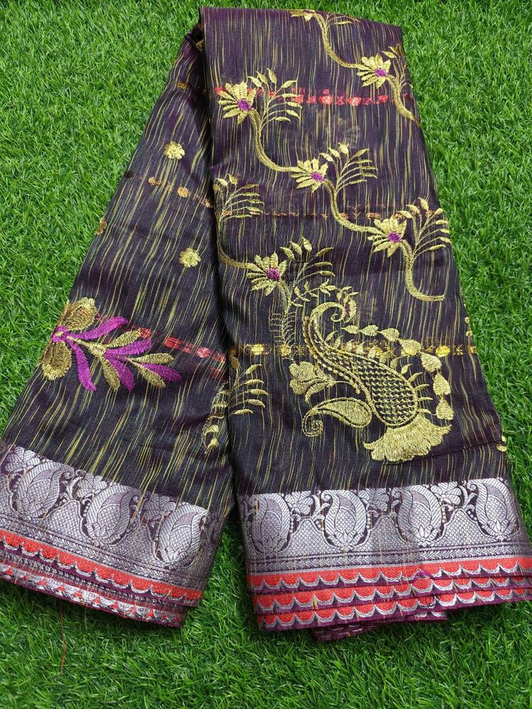 Exquisite Embroidered Saree without blouse