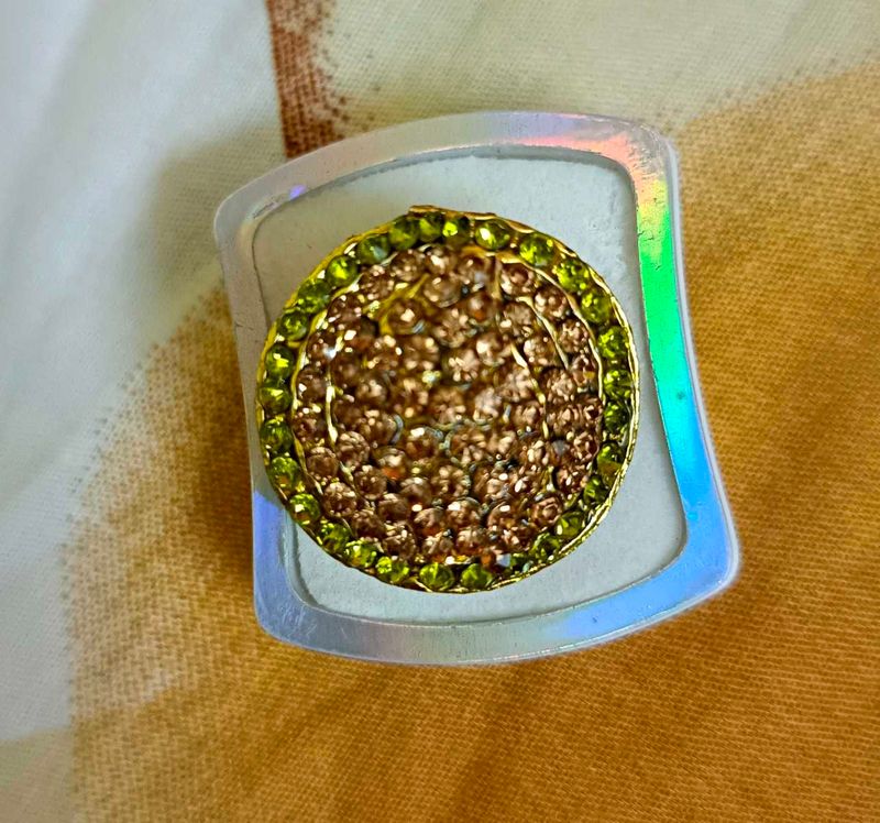 Sparkling Fashion Ring