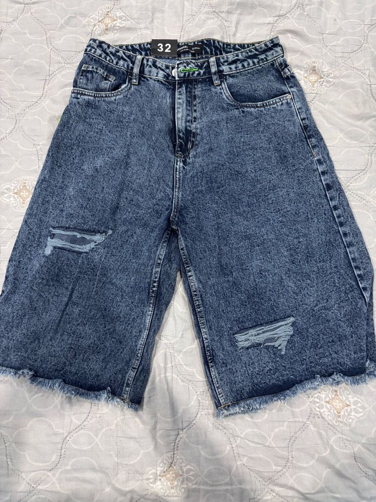 Stylish Ripped Wide-Leg Denim Shorts