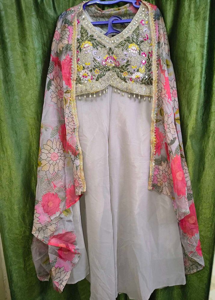 Final price 🔥 Indo western party wear shrug dress