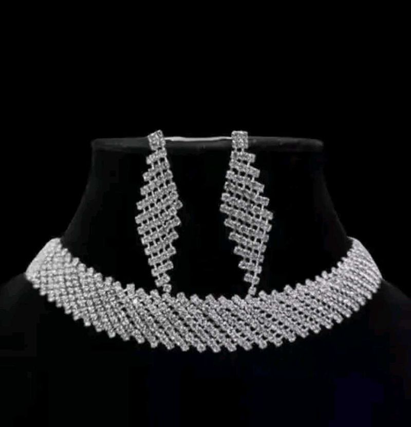 Sparkling Rhinestone Necklace &amp; Earring Set