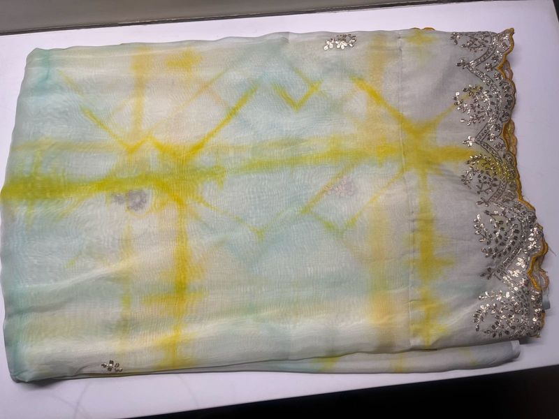 Lightweight Tie-Dye Saree with Sequins
