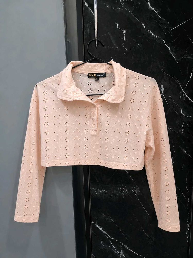 Peach Cropped Eyelet Top ✨️