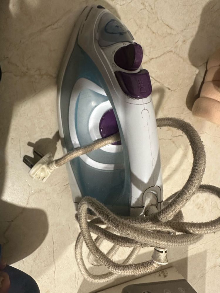 Philips 1905 model iron used but still working
