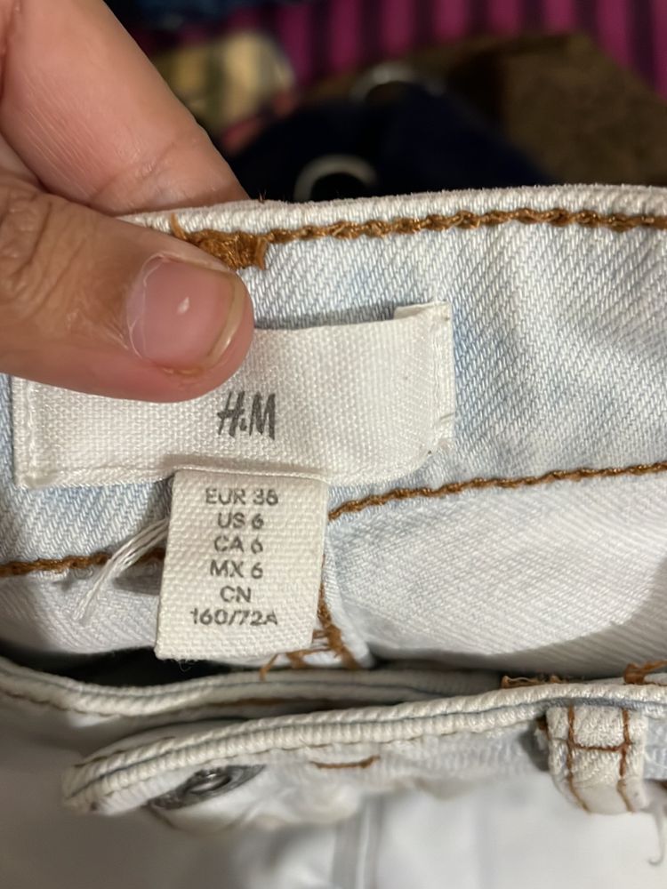 H&amp;M  Straight Fit Jeans