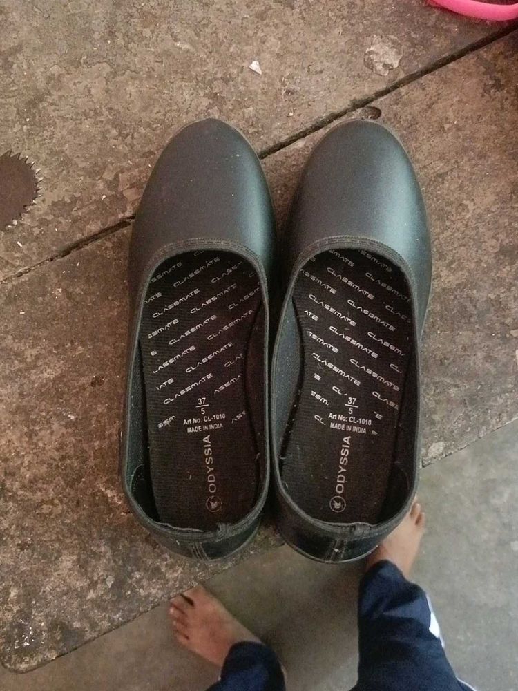 Classic Black Ballerinas - Size 5