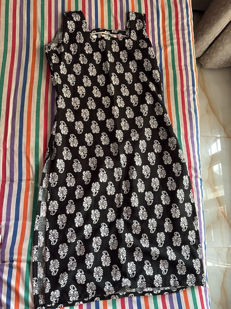 Stylish Black &amp; White Block Print Kurta