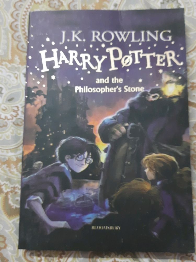 Harry Potter &amp; the Philosopher's Stone, Vol.1