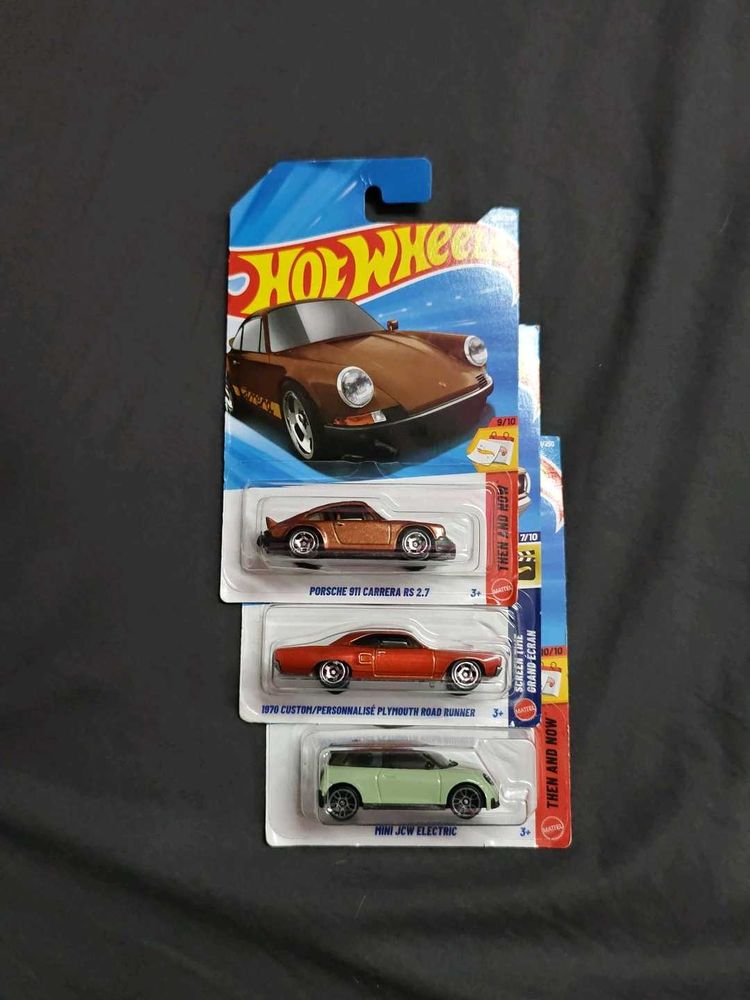 Hot Wheels 3 in 1 go(porsche, Plymouth, mini)