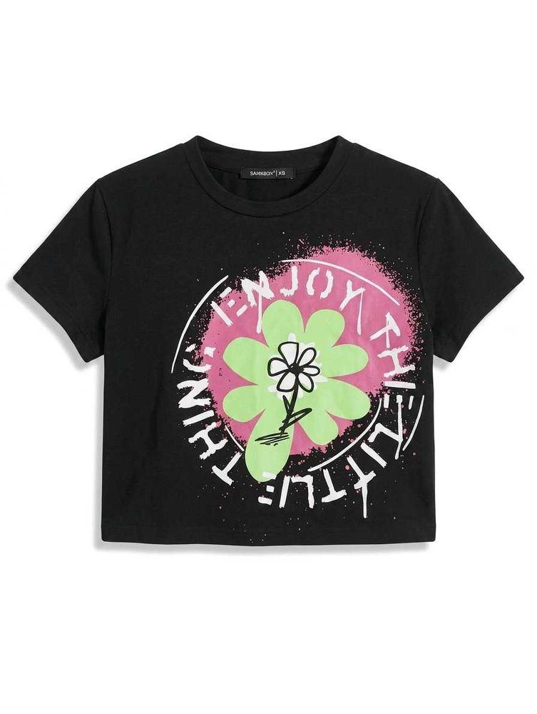 🖤🫶🏻 Trendy Black Graphic Crop Top