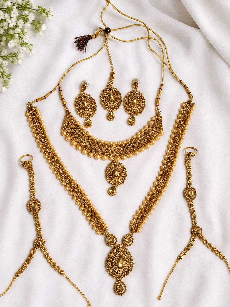 Elegant Gold Necklace &amp; Earring Set