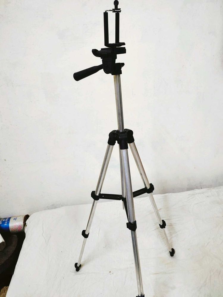 Tripod for Phone and cameras
