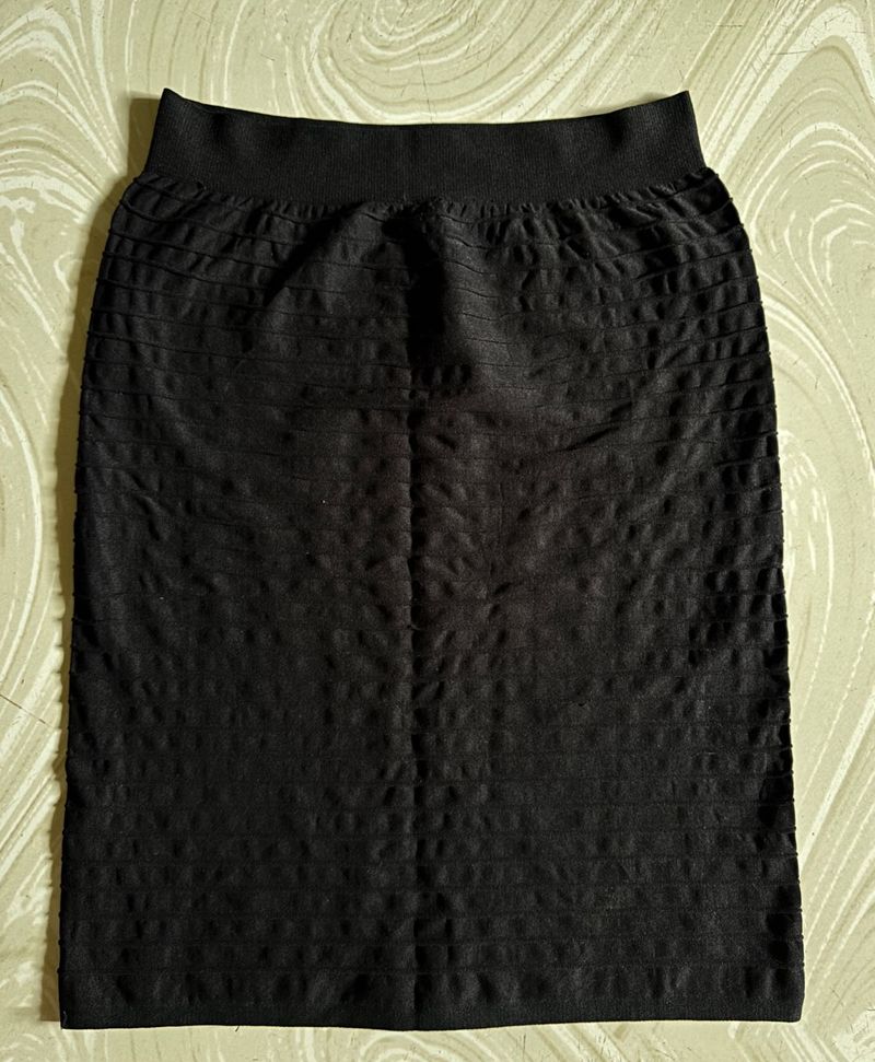 Black Textured Pencil Skirt, free size 🖤