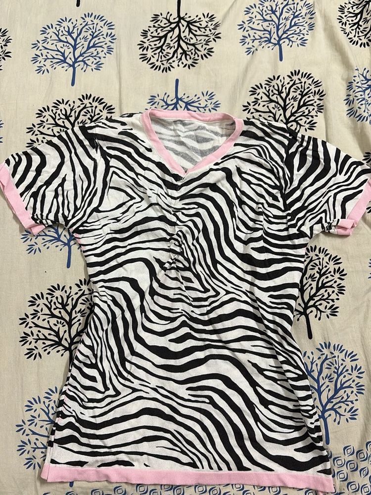 Zebra Print V-Neck ruched hem T-Shirt