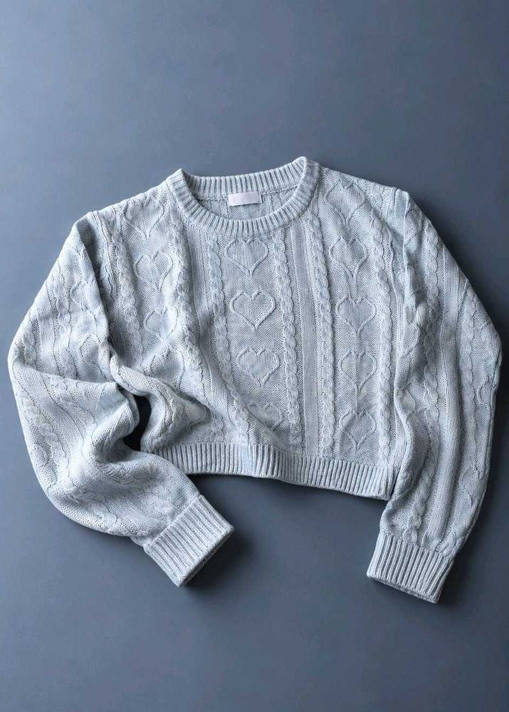 POWDER BLUE HEART &amp; CABLE-KNIT CROPPED SWEATER