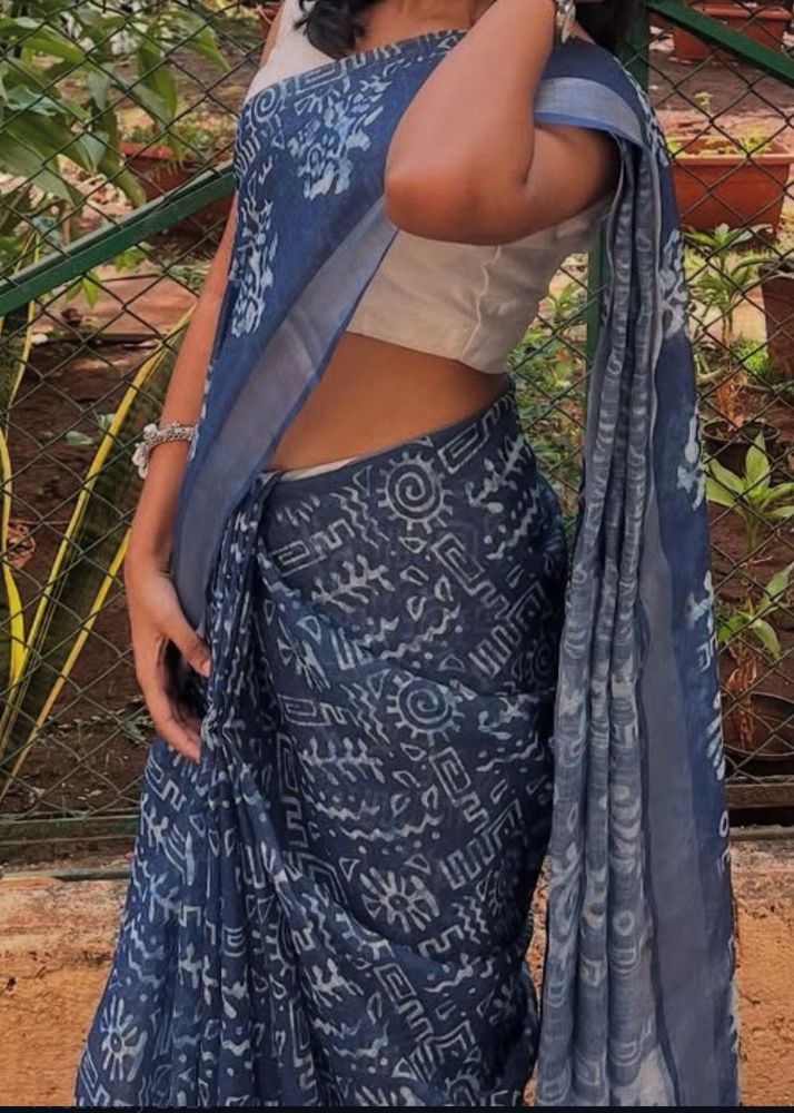 Stylish Blue Printed Saree