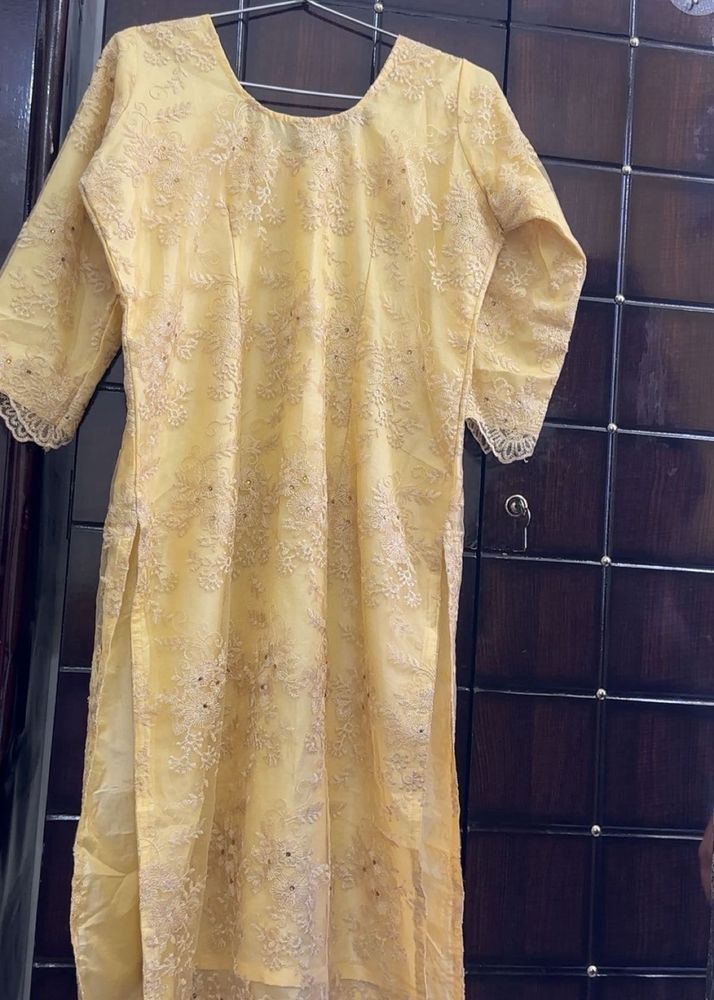 Elegant Yellow Embroidered Kurta