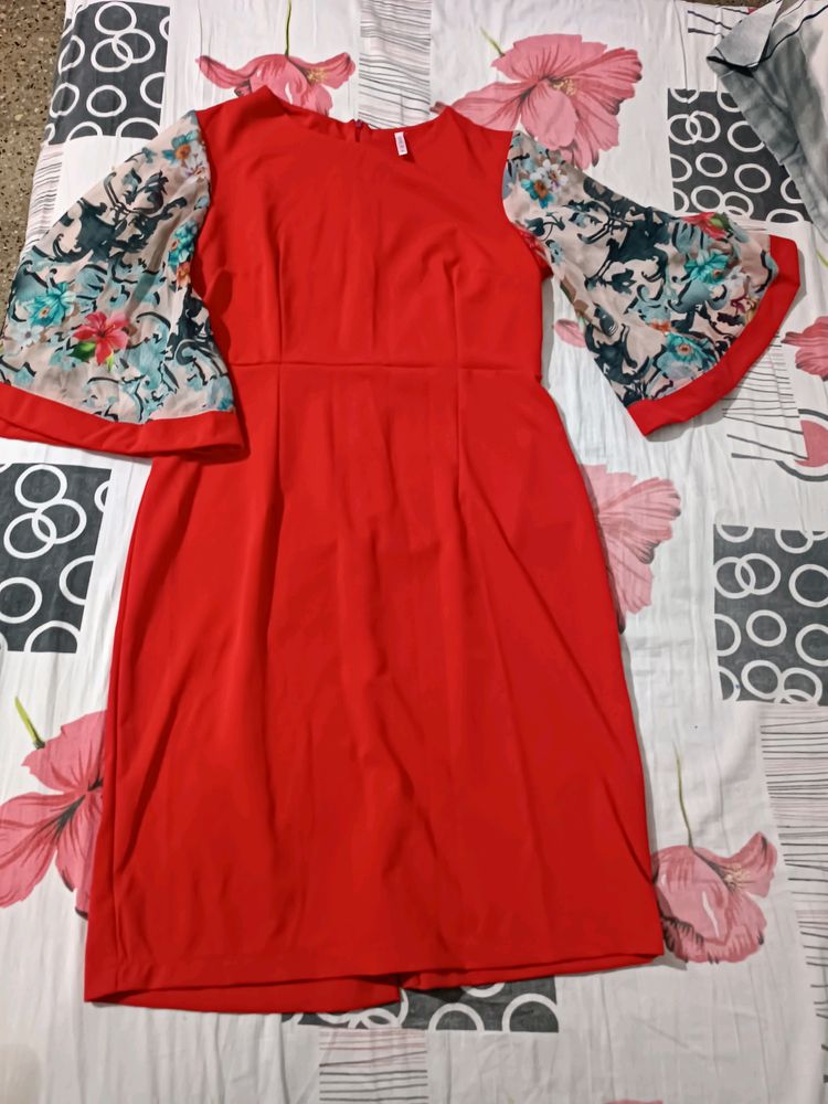 Excellent Quality Red Midi 🥰♥️♥️♥️