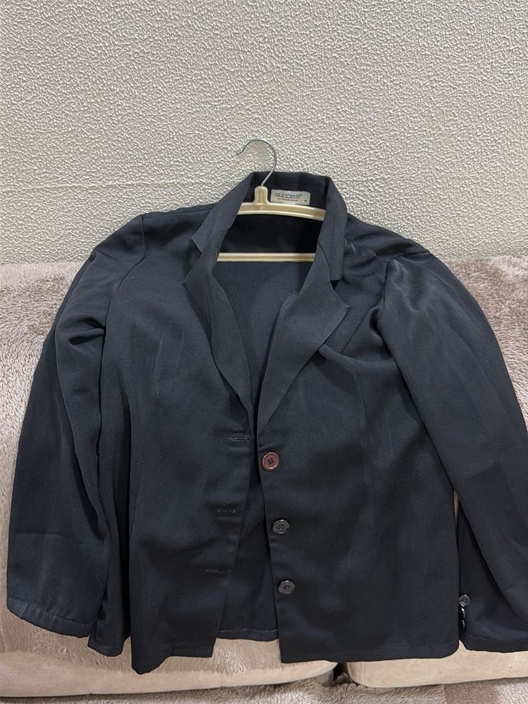 Chic Black Blazer