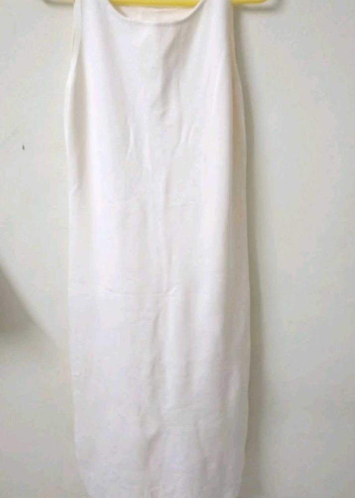 Simple White Sleeveless Dress