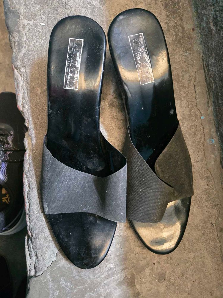 Stylish Black Mules