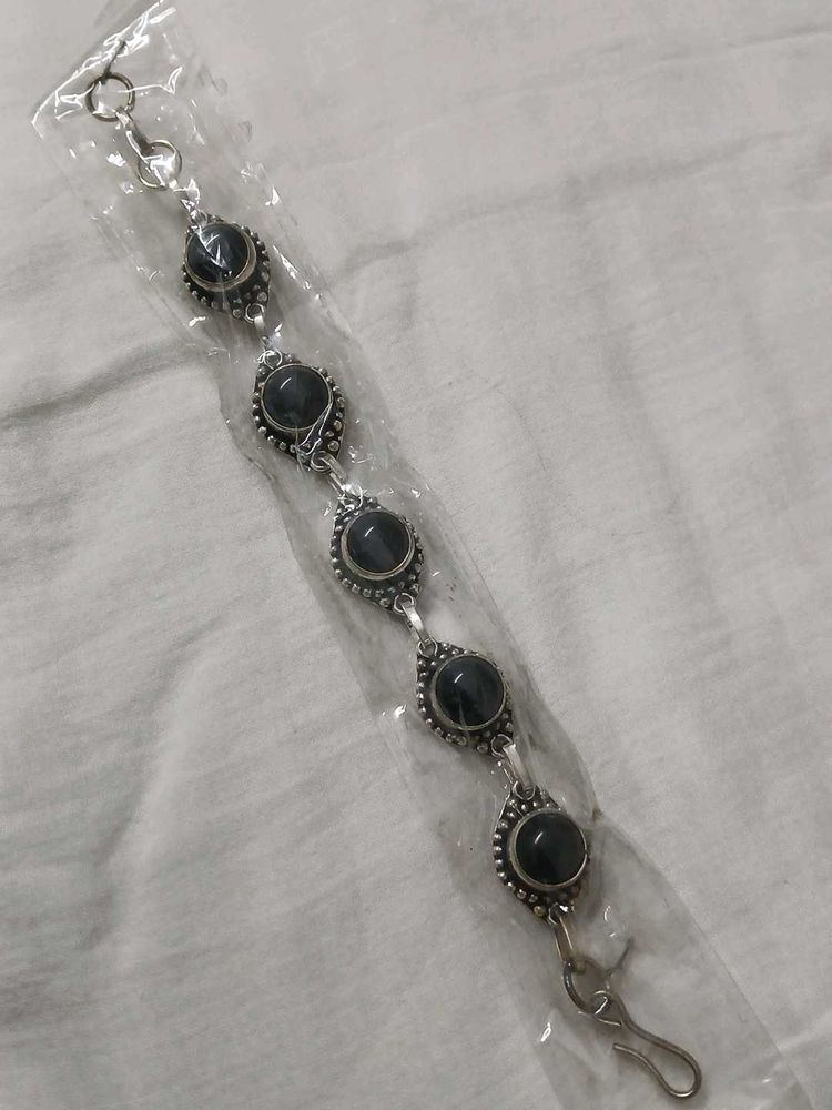 Elegant Silver Stone Bracelet