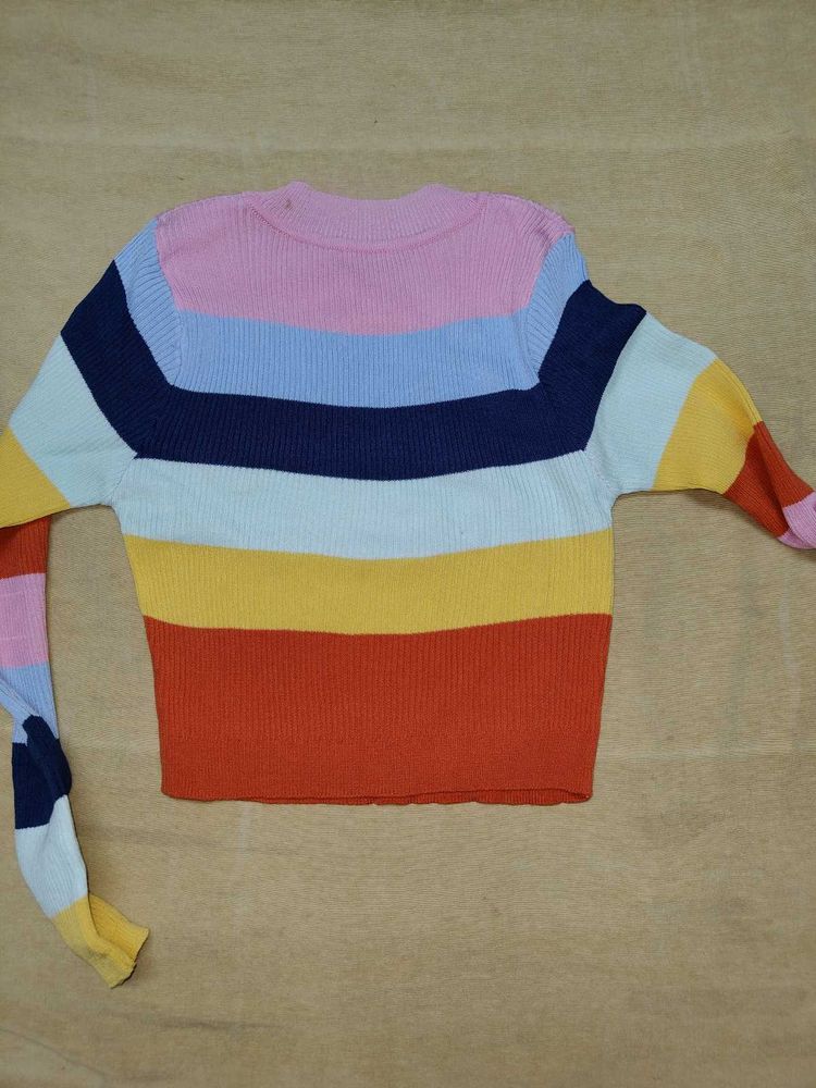 ✨ Multicolour Sleeve Crop Top 👕 ✨