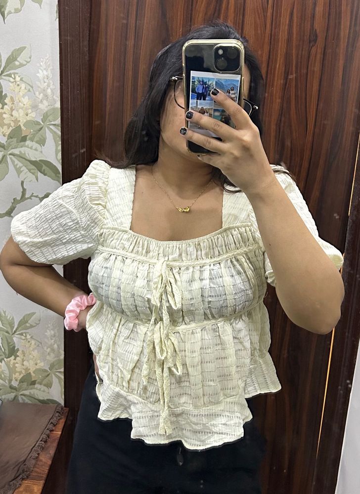 Light yellow top