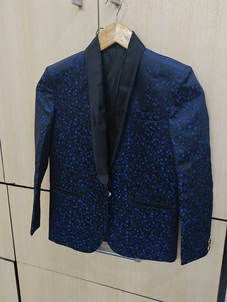 Stylish Blue Jacquard Blazer