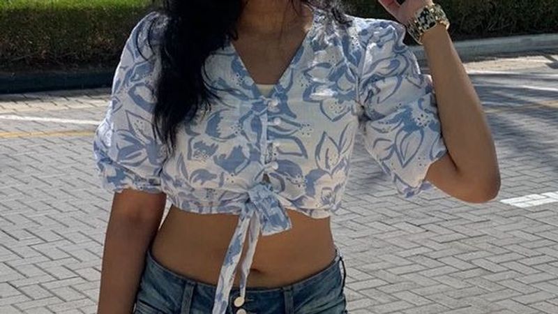 Bohemian y2k Blue Floral Tie-Front Crop Top