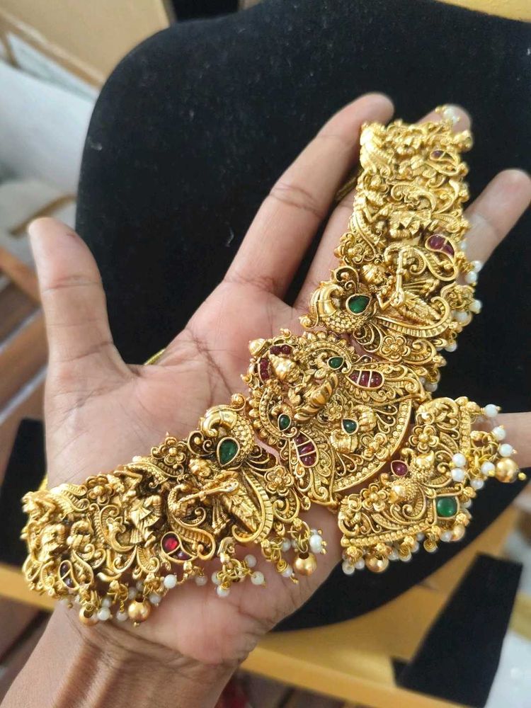 Exquisite matt Gold Plated chocker set