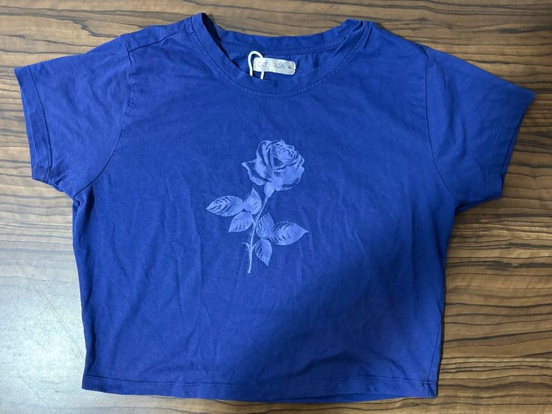 Blue Rose Print Cropped T-Shirt