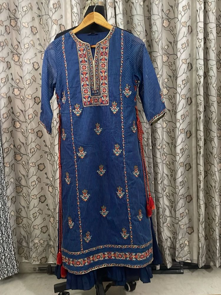 Elegant Blue Striped Kurta Set