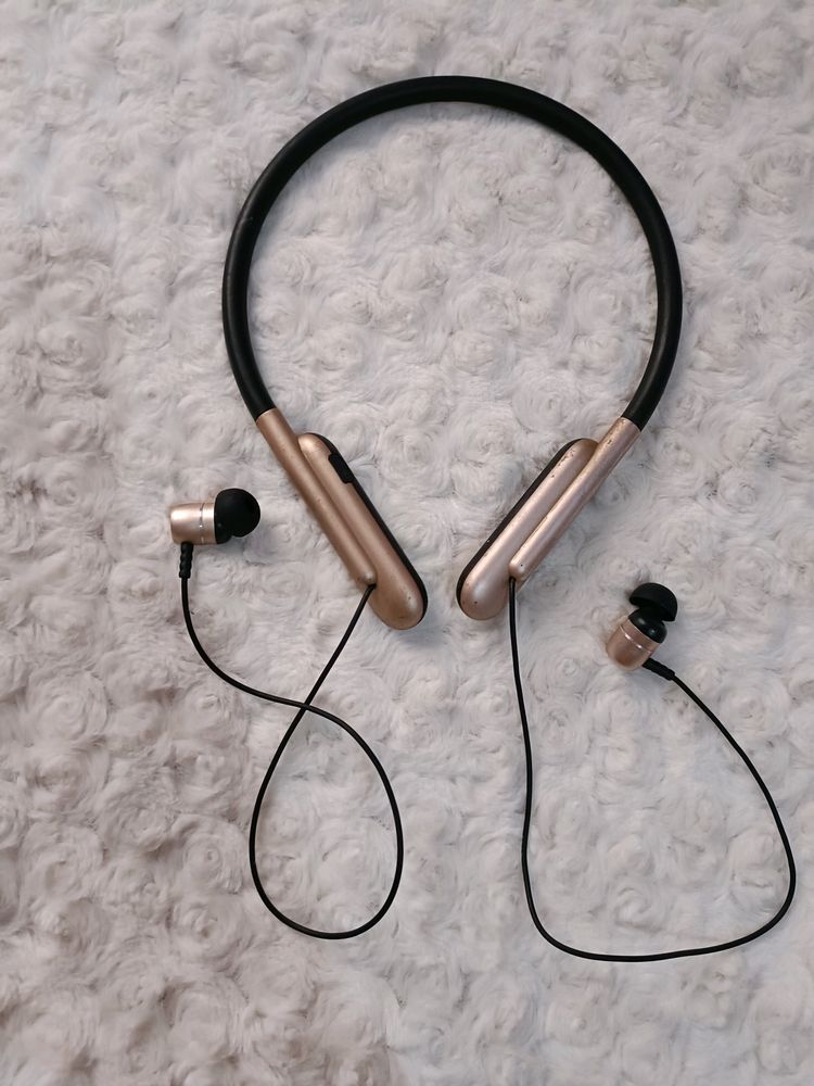 UBON NECKBAND Good Condition