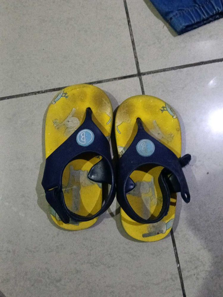 Kids Yellow Flip-Flops ( baby oye)
