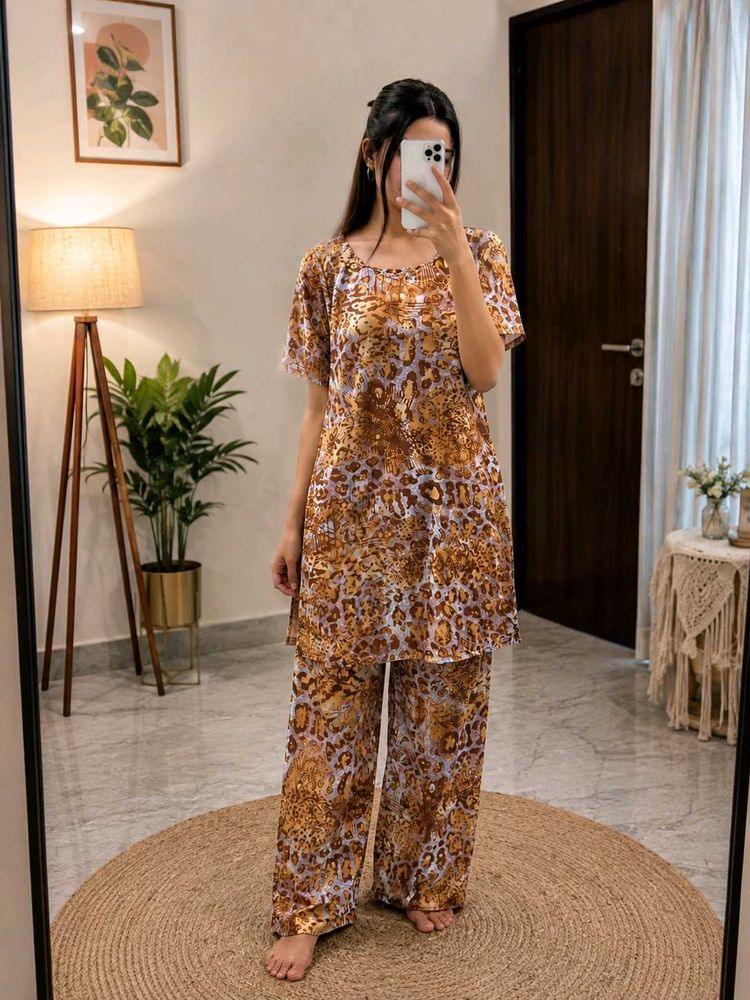 🤎 Printed Satin Night Suit | Size L ✨