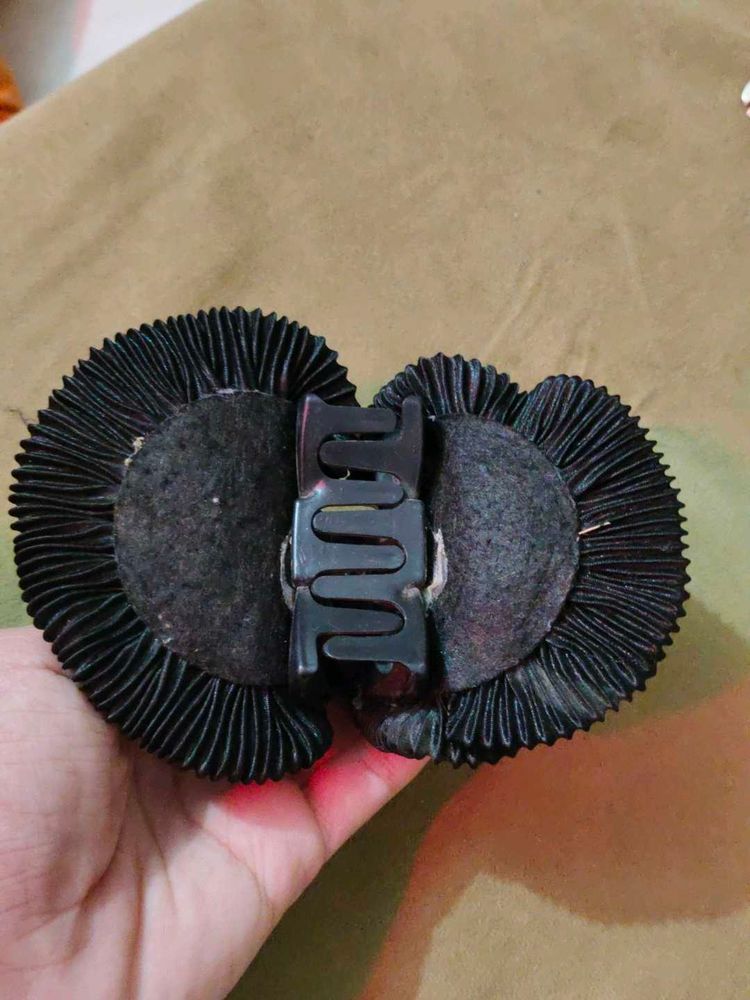 Black Pleated Hair Clip