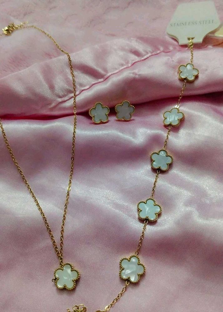 Flower Pendant Necklace &amp; Earrings Set