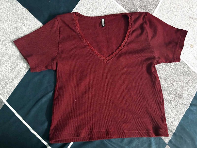 Maroon V-Neck Lace Trim Crop Top