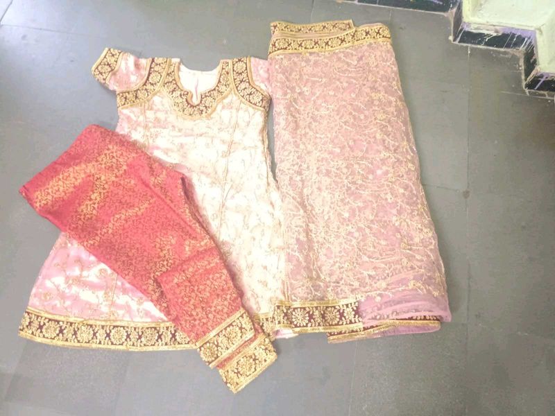 Elegant Pink Embroidered Kada Dupatta