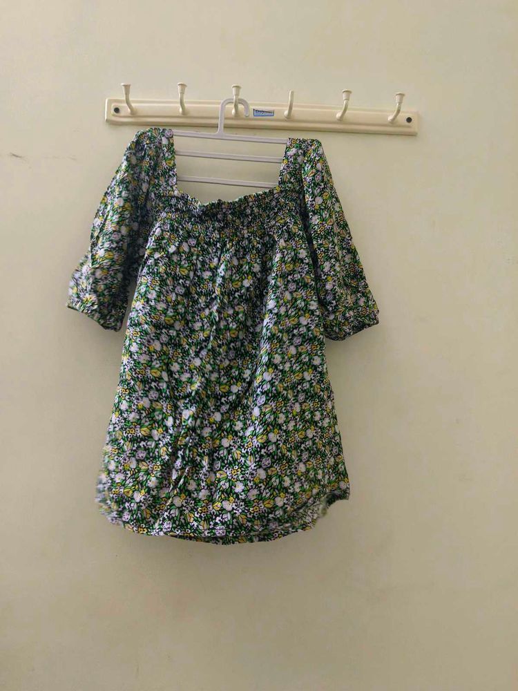Chic Floral Print Off-Shoulder Top