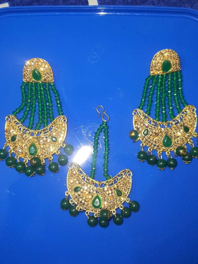 Emerald &amp; Gold Kundan Jewellery Set