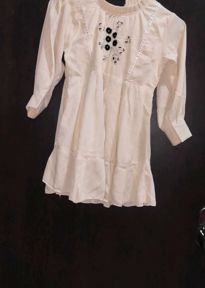 Elegant White Kurta with Black Embellishments