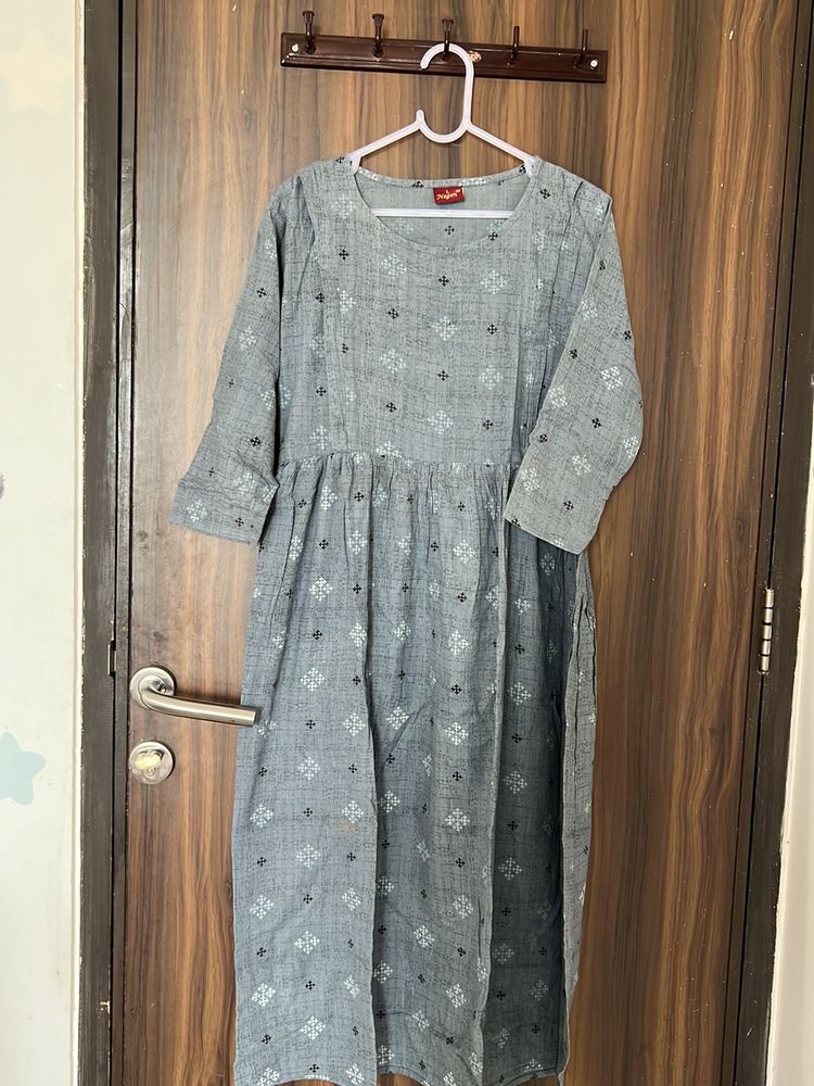 Negen Brand Feeding Gown