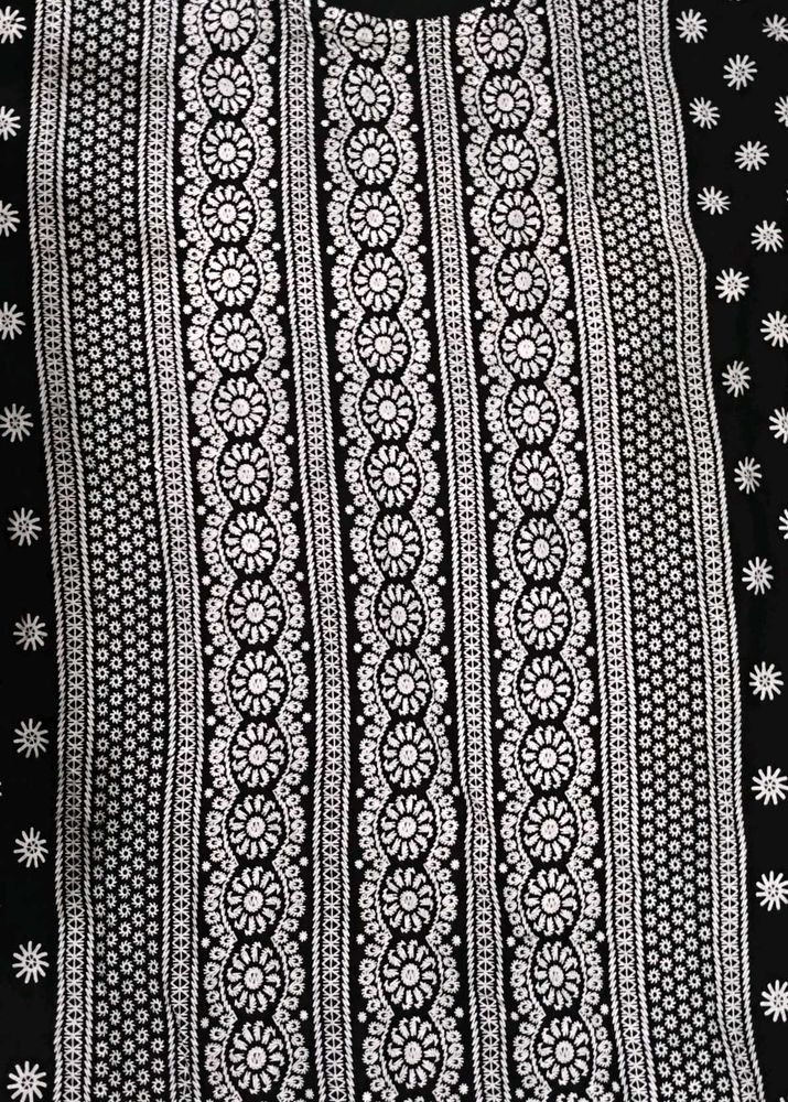 Elegant Black &amp; White Printed Kurta
