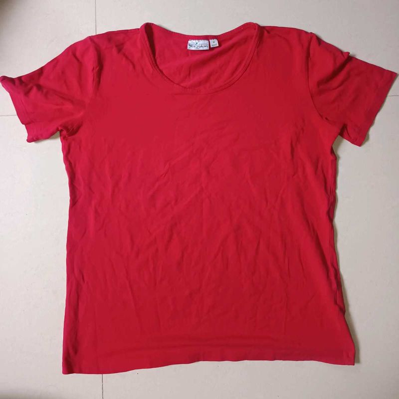 Classic Red Basic T-Shirt
